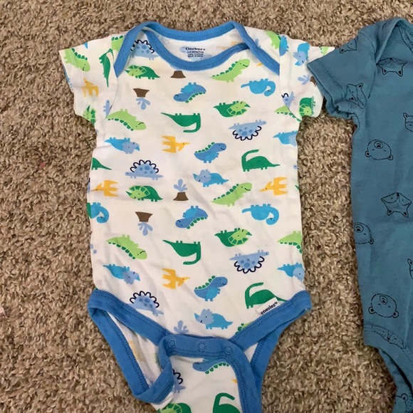 3 onsies - Picture 2 of 4